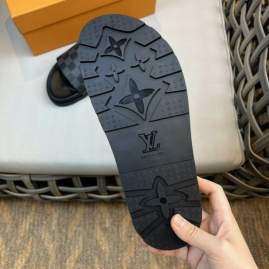 Picture of Louis Vuitton Slippers _SKULVsz38-45mnf01111449